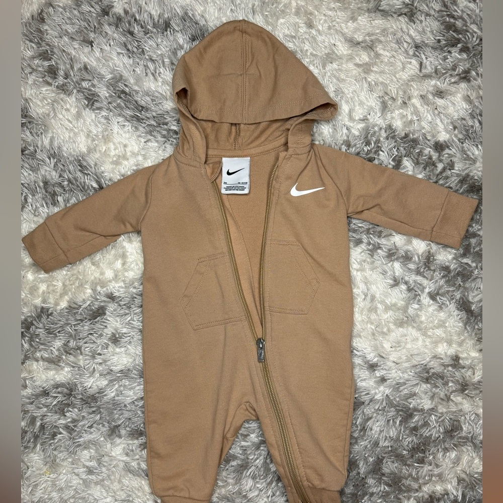 Unisex Infant Nike Jump Suit.